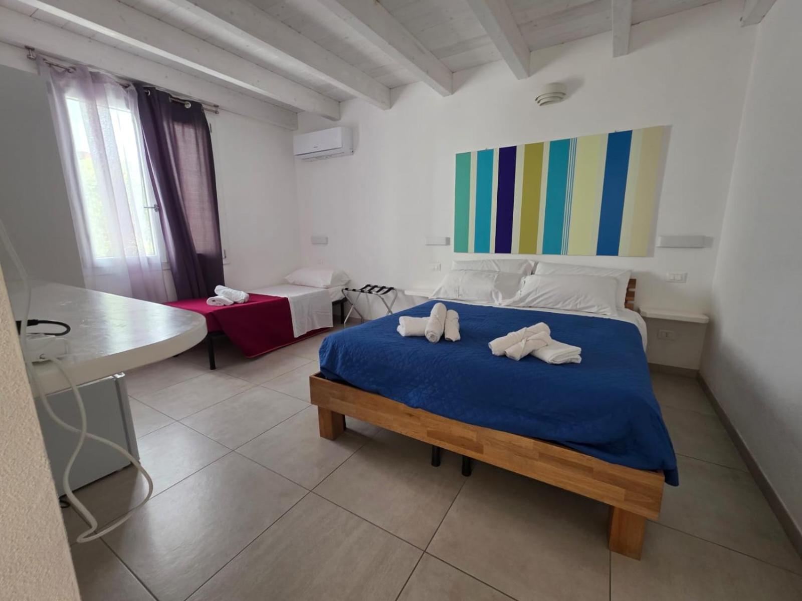カブラス B. Sinis Bed & Breakfast エクステリア 写真