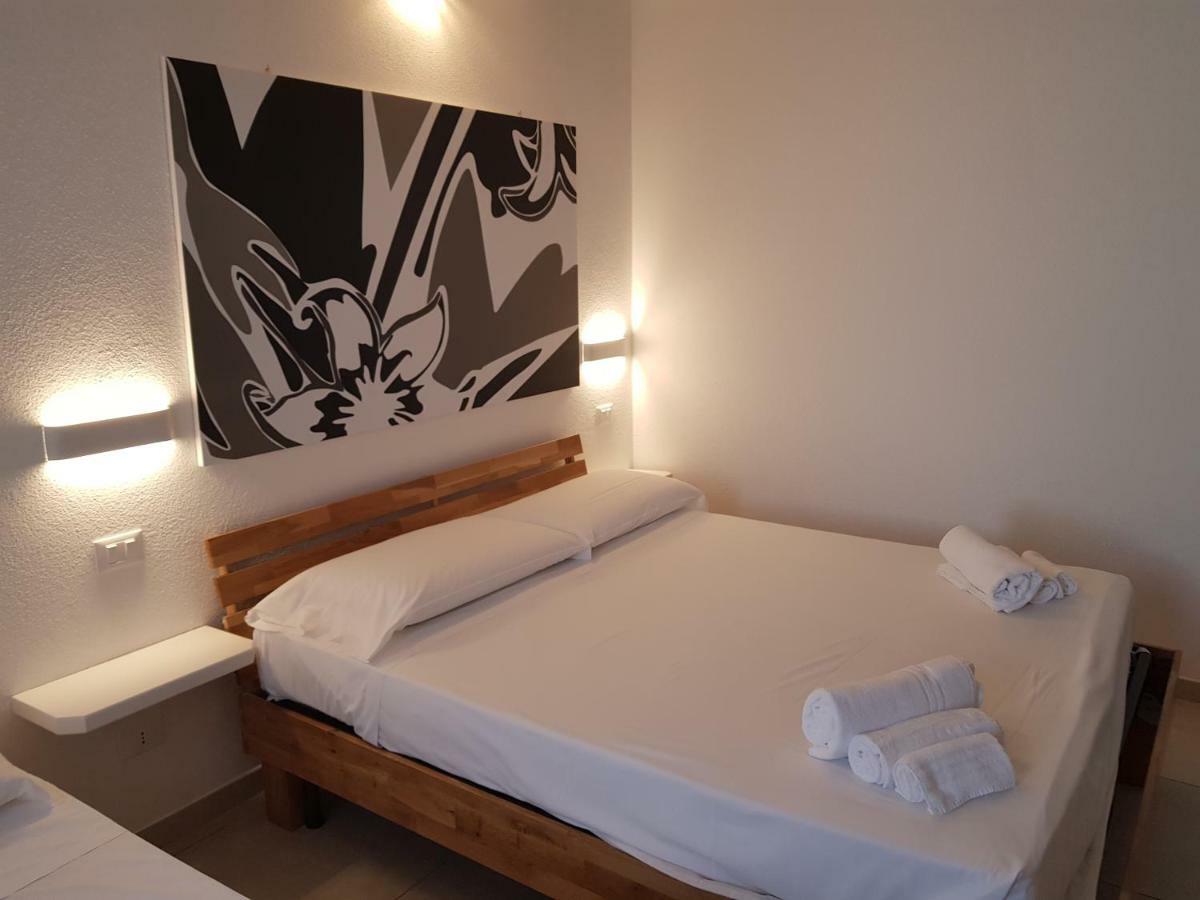 カブラス B. Sinis Bed & Breakfast エクステリア 写真